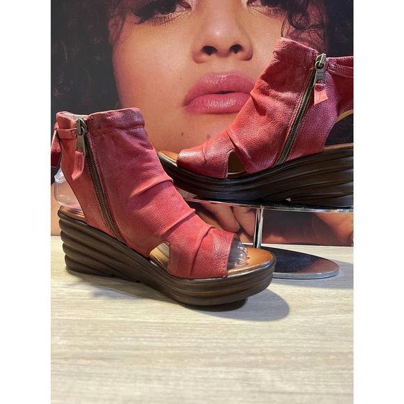 MIZ MOOZ ANNA RUCHED LEATHER OPEN -TOE. WEDGE, shoe BOOT, Sandals, scarlet red - Picture 10 of 11